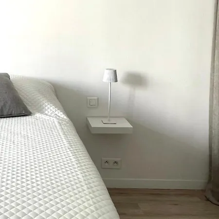 Chic, Cannes Croisette 10 Min Apartment *